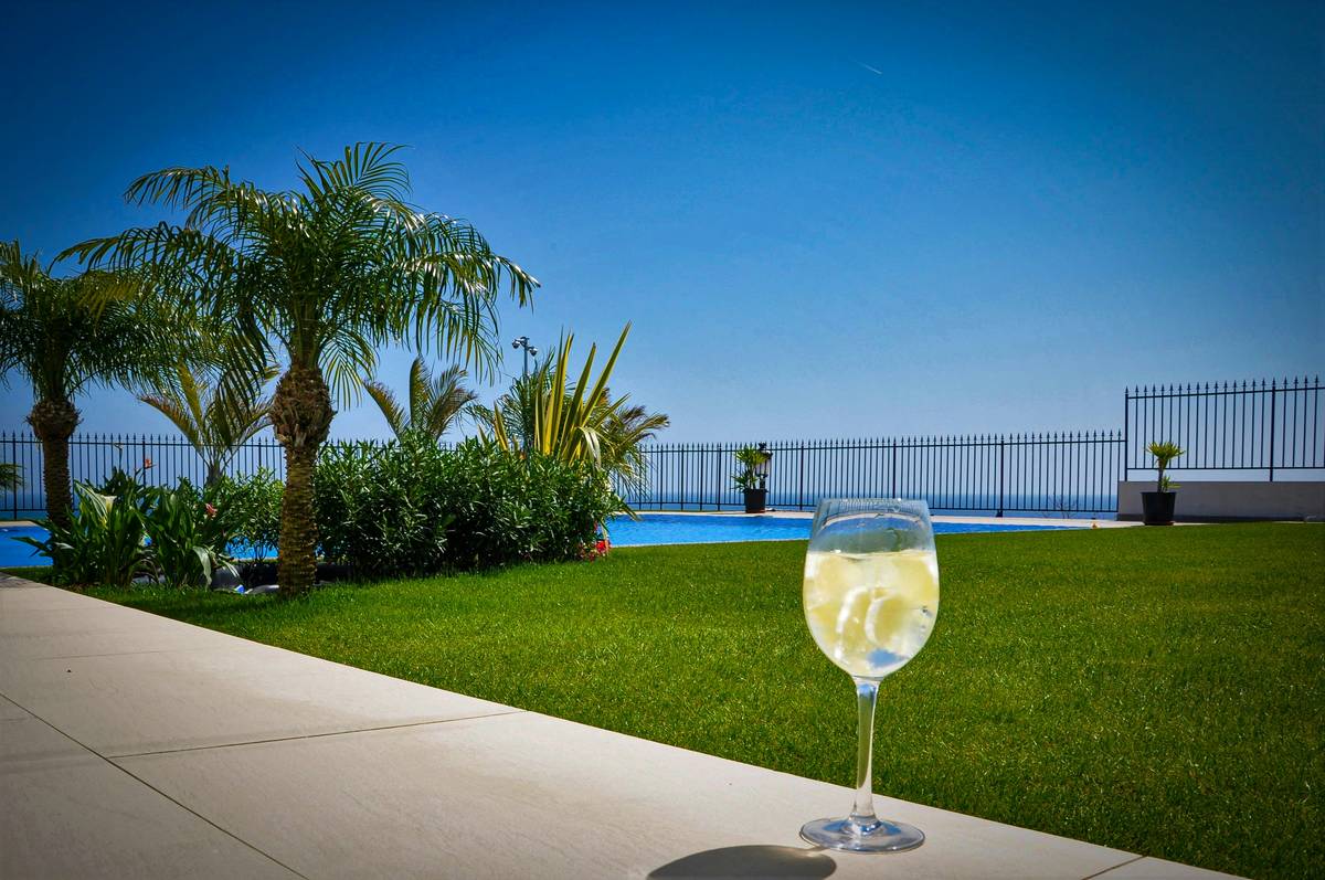 Why Your Outdoor Wine Glass Covers Are the Secret Weapon of Sustainable Sipping