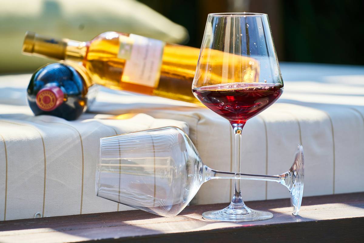 Why Your Wine Deserves an Insulated Wine Cup with Stem—And Why Most People Get It Wrong