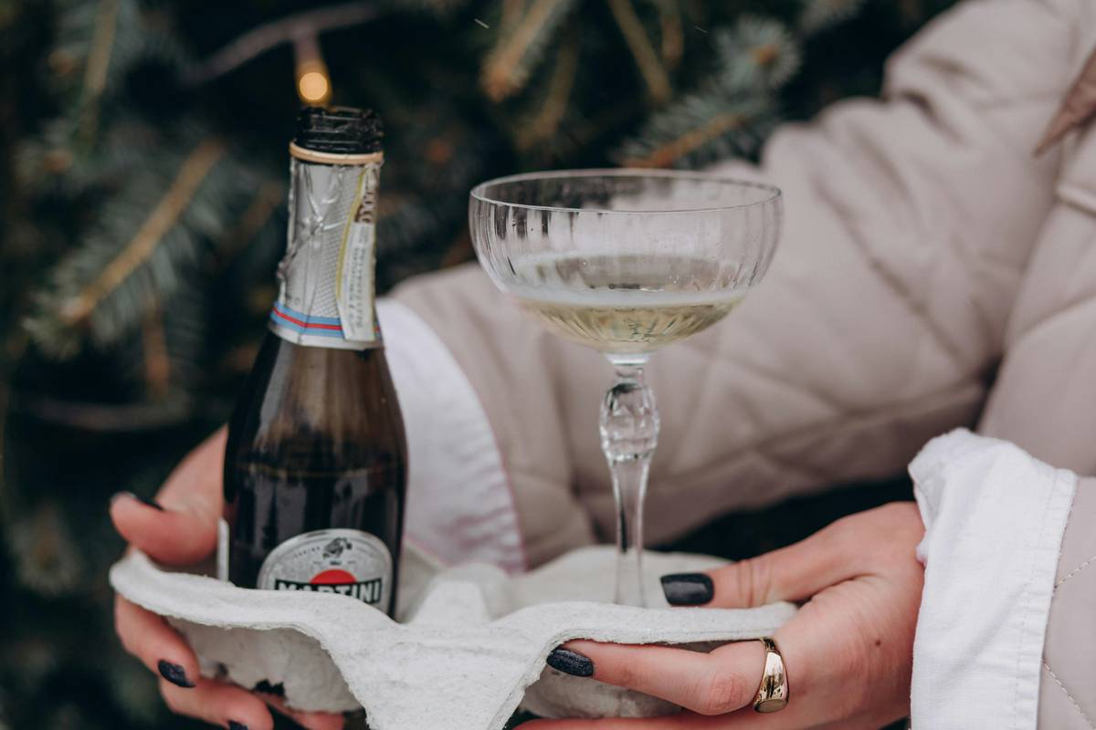 Why Your Wine Deserves a Wine Insulated Cup—And Not Just Any Tumbler